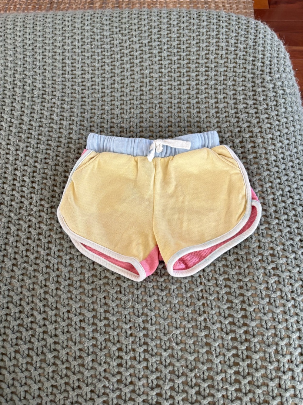 Old Navy Girls 3T Dolphin Hem Athletic Shorts Colorblock Drawstring Waist